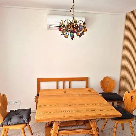 Gisela Apartment *